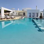Villa Pastorale-view-boule Bahn Agia Irini (Paros)